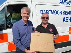 CEO Mark Wilson hands over StarLink to DRST Ashburton as Unity5 supports local charity